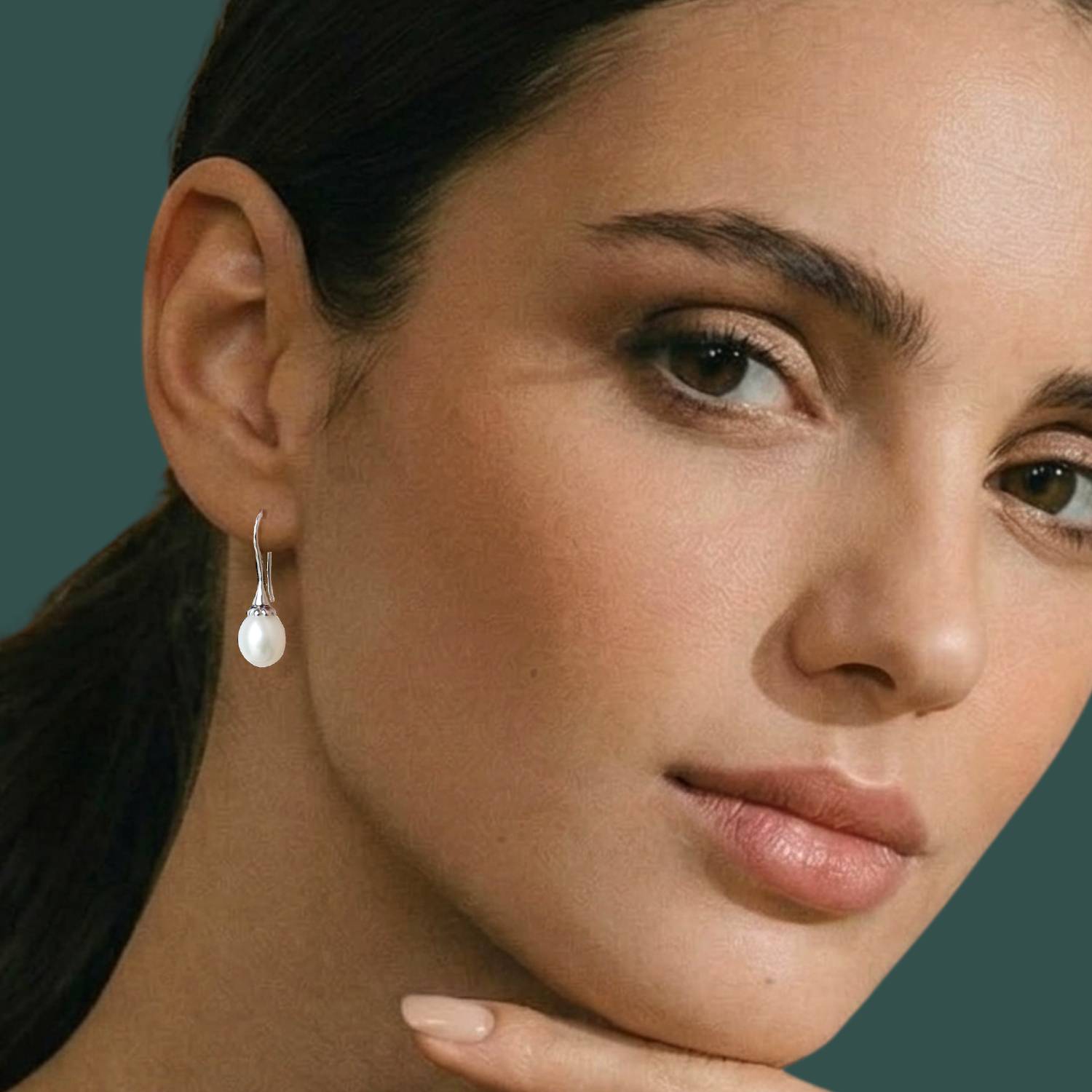 Delilah 9ct White Gold Pearl Drop Earrings