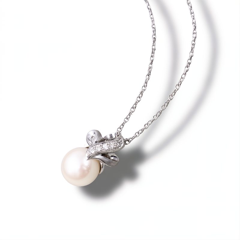 La Vie 9ct White Gold Cultured Pearl Diamond Pendant