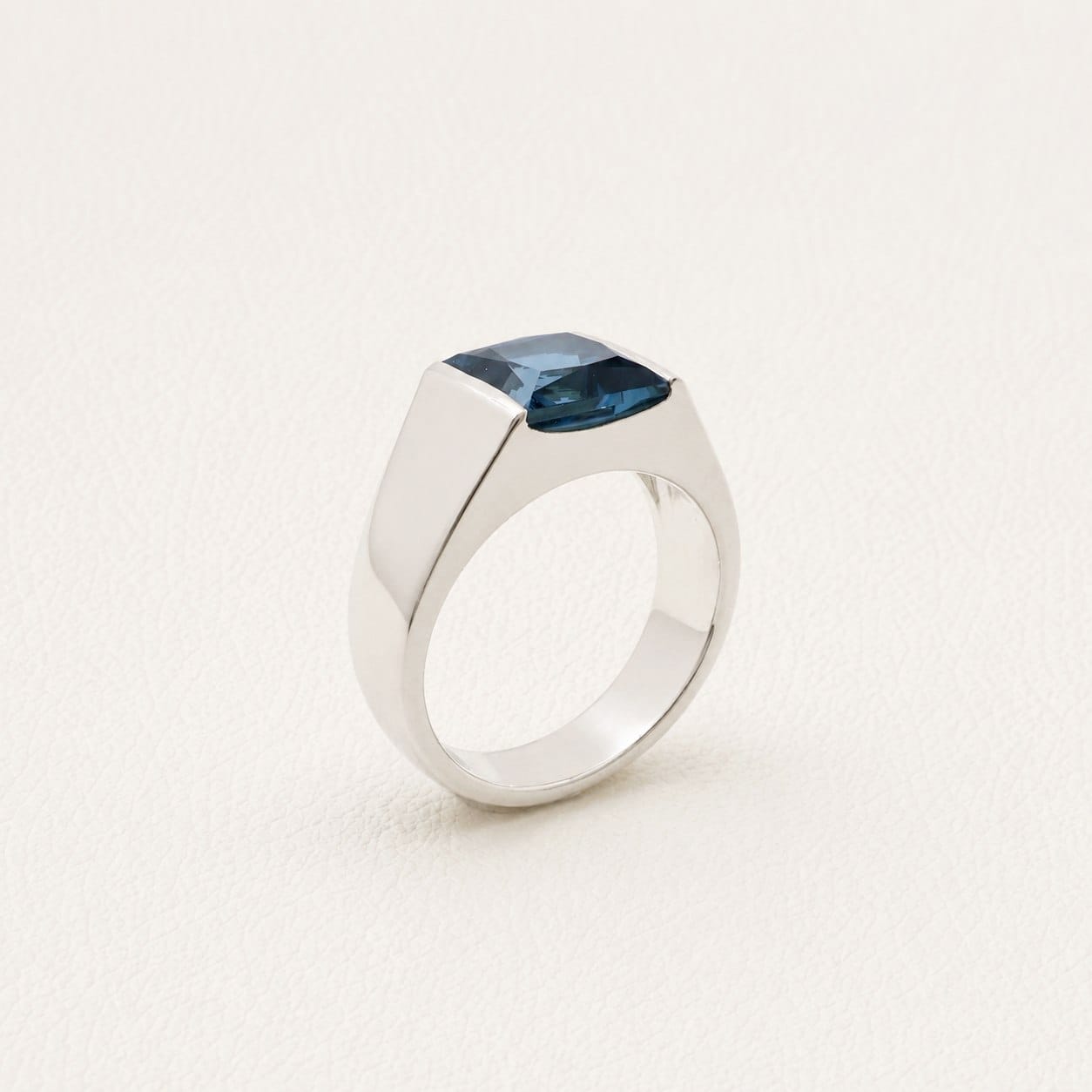 Tank 925 Sterling Silver London blue Topaz Pinky Ring