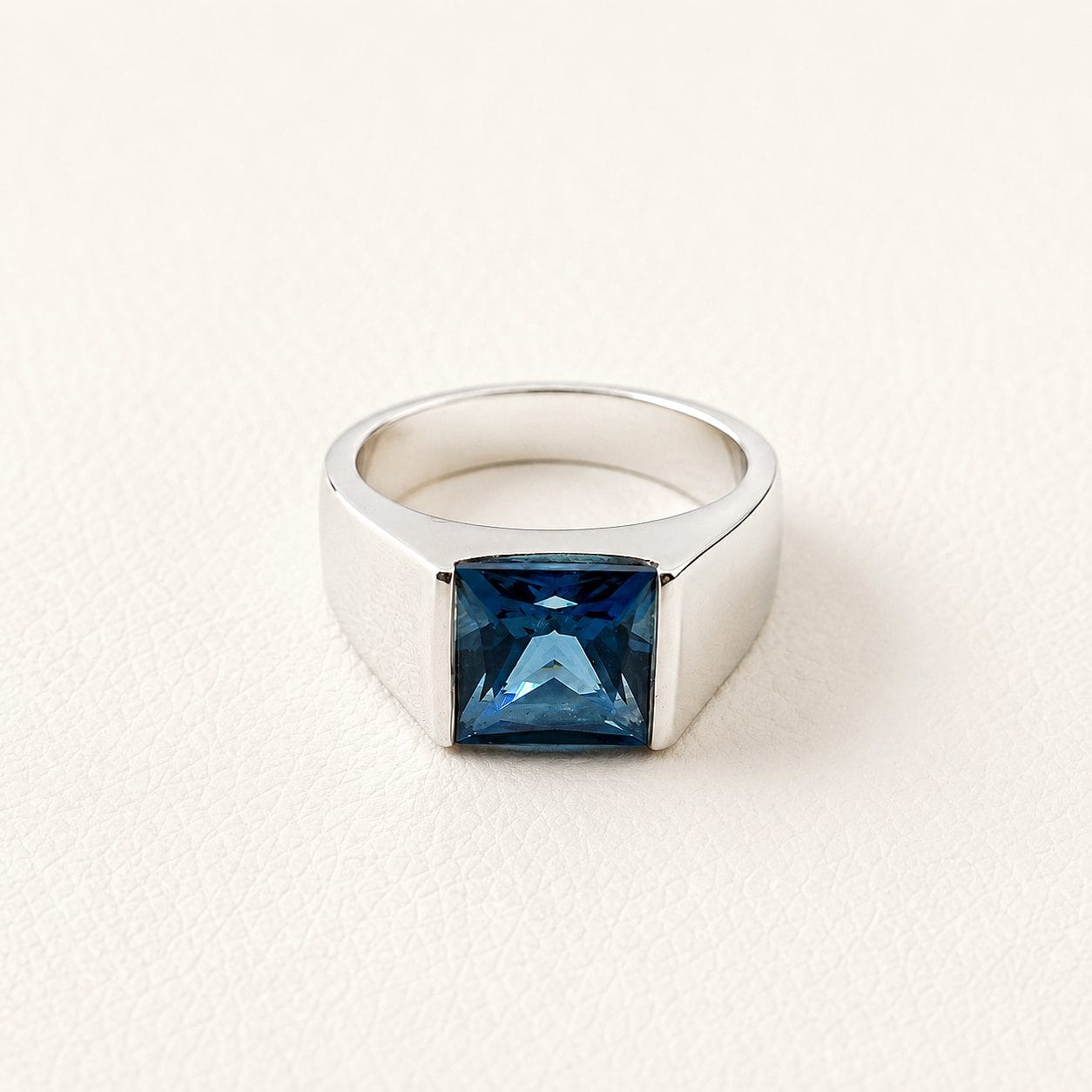 Tank 925 Sterling Silver London blue Topaz Pinky Ring